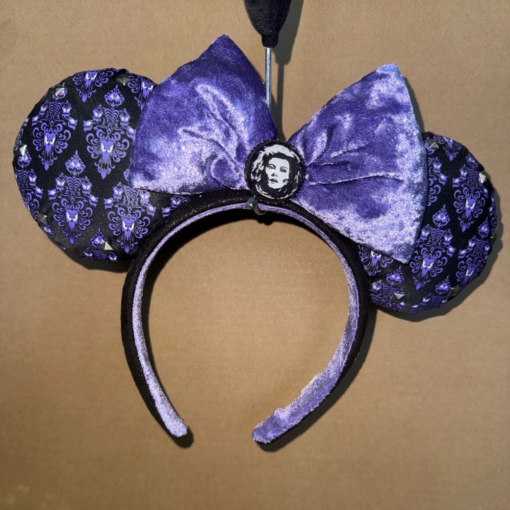 NWOT Disney Her Universe Haunted Mansion Ears